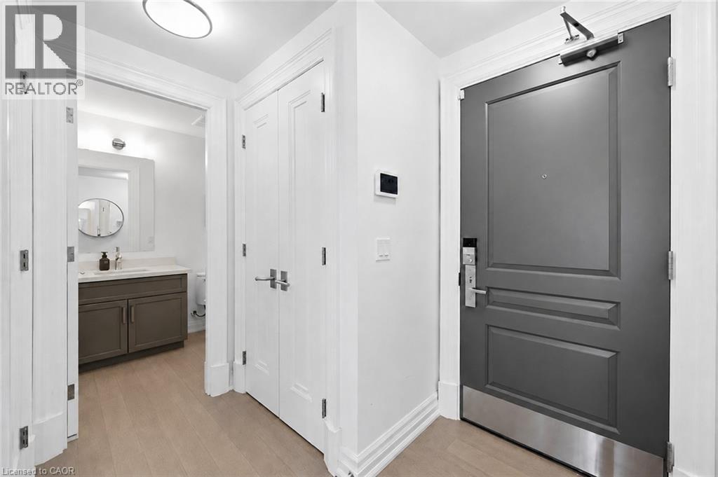 2060 Lakeshore Road Unit# 1102, Burlington, Ontario  L7R 0G2 - Photo 4 - 40809892