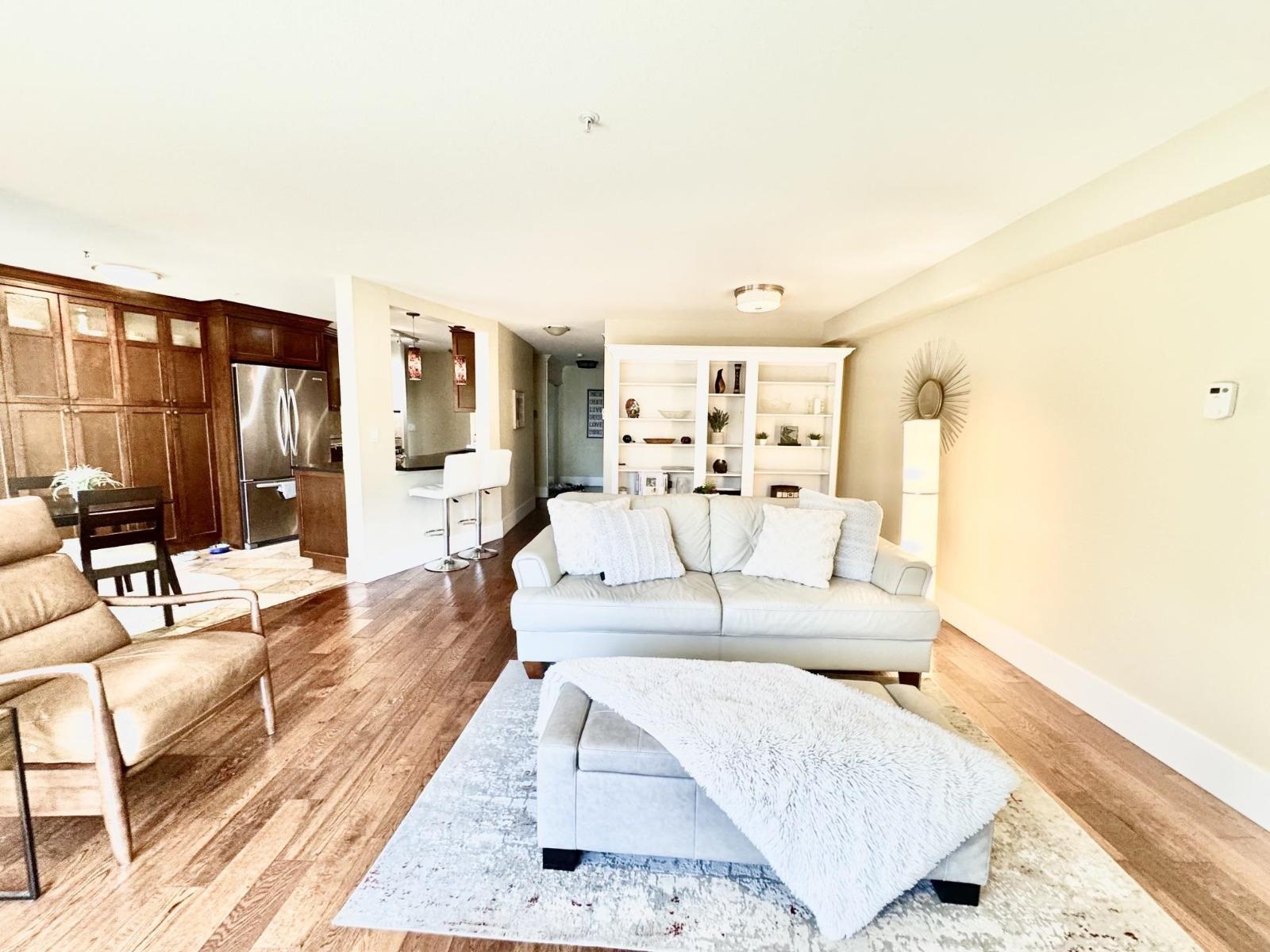 305 15150 29a Avenue, Surrey, British Columbia  V4P 3B1 - Photo 4 - R3126830