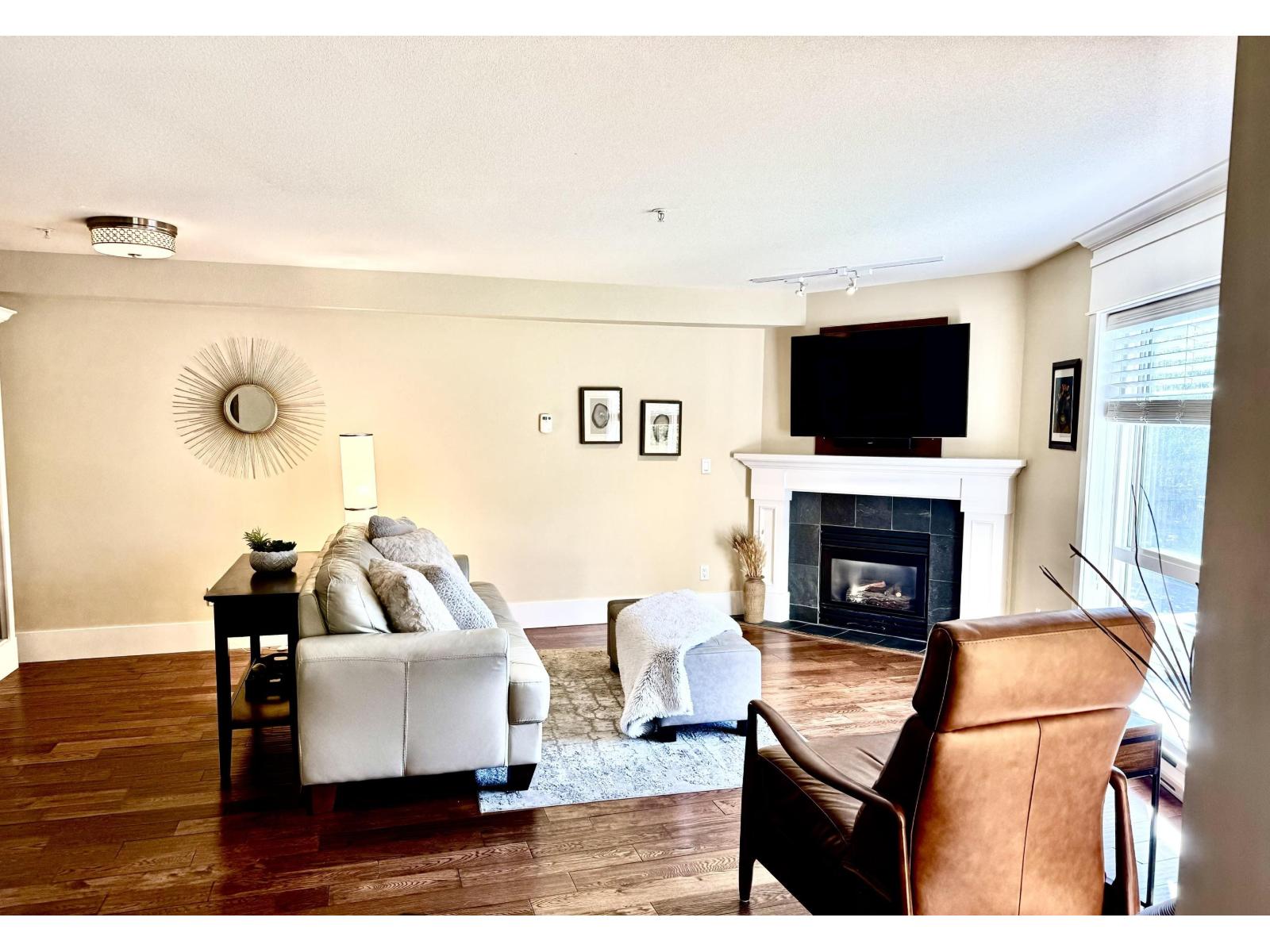 305 15150 29a Avenue, Surrey, British Columbia  V4P 3B1 - Photo 6 - R3126830