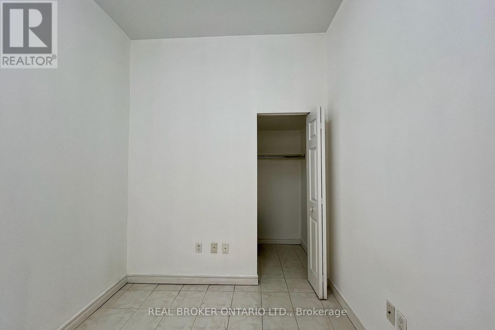 2 - 274 Coxwell Avenue, Toronto, Ontario  M4L 3B6 - Photo 7 - E13459622