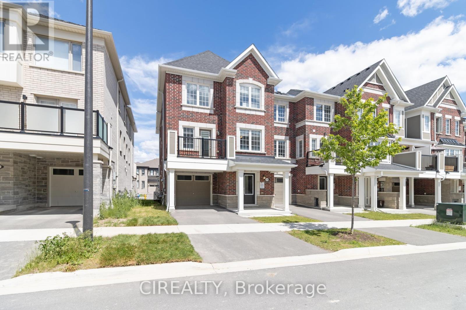 3349 Thunderbird Promenade, Pickering, Ontario L1X 0N1 - Photo 2 - E13459668
