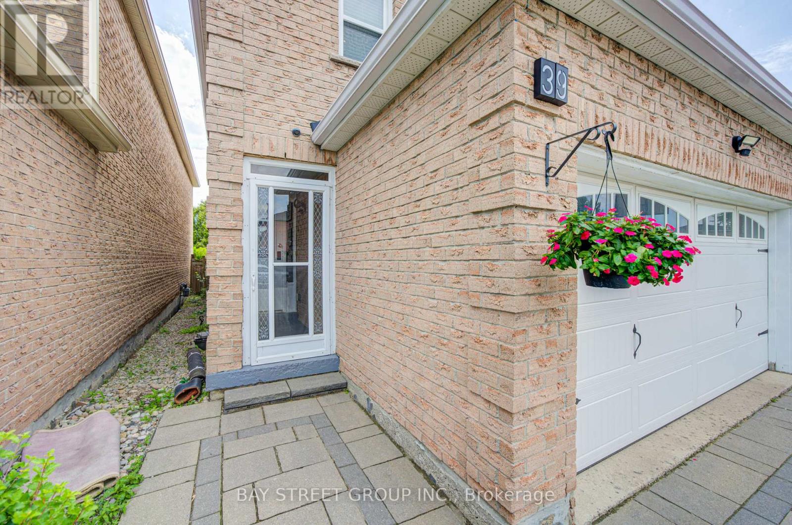 39 Ketchum Crescent, Markham, Ontario  L3S 3G2 - Photo 3 - N13459640