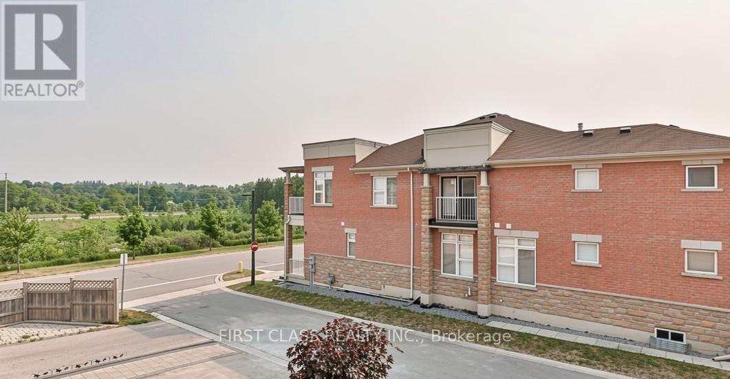 319 Delray Drive, Markham, Ontario  L6E 0P9 - Photo 3 - N13459662