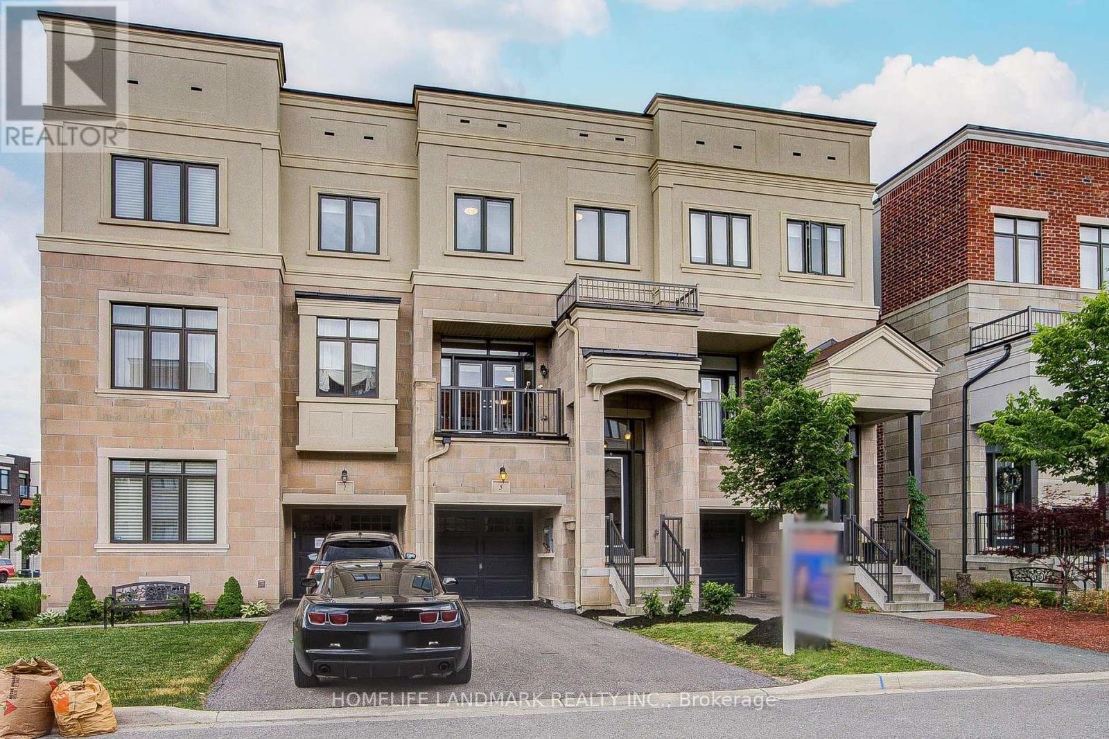 5 Arianna Crescent, Vaughan, Ontario L6A 4M1 - Photo 2 - N13459686