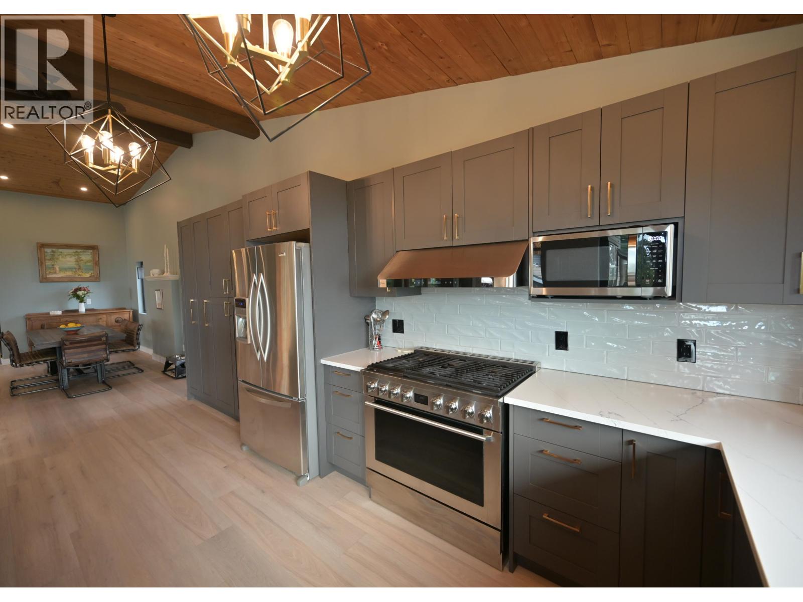 5125 Salal Road, Sechelt, British Columbia  V7Z 0B7 - Photo 14 - R3137273