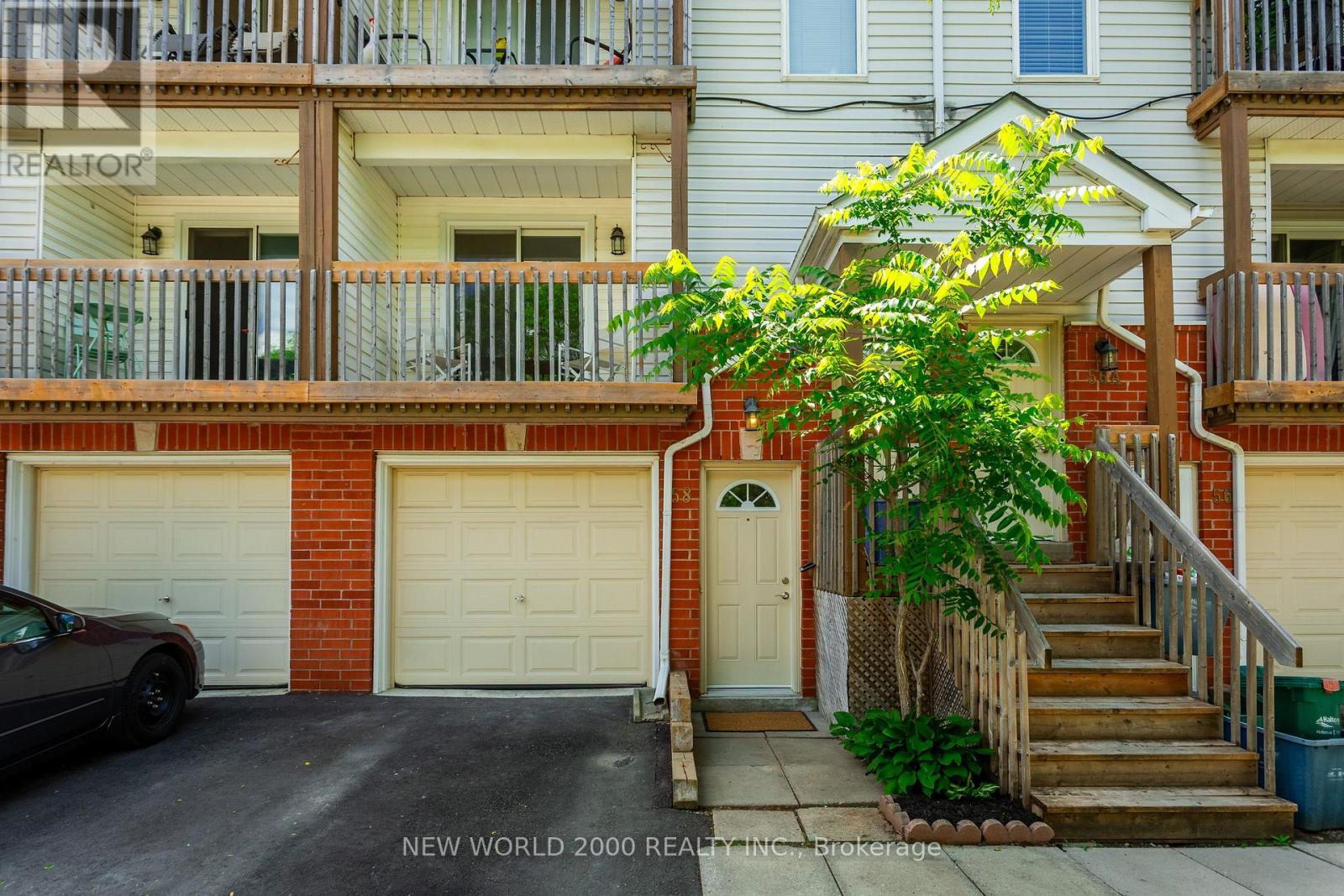 58 - 58 Stewart Maclaren Road, Halton Hills, Ontario L7G 5L9 - Photo 2 - W13459694