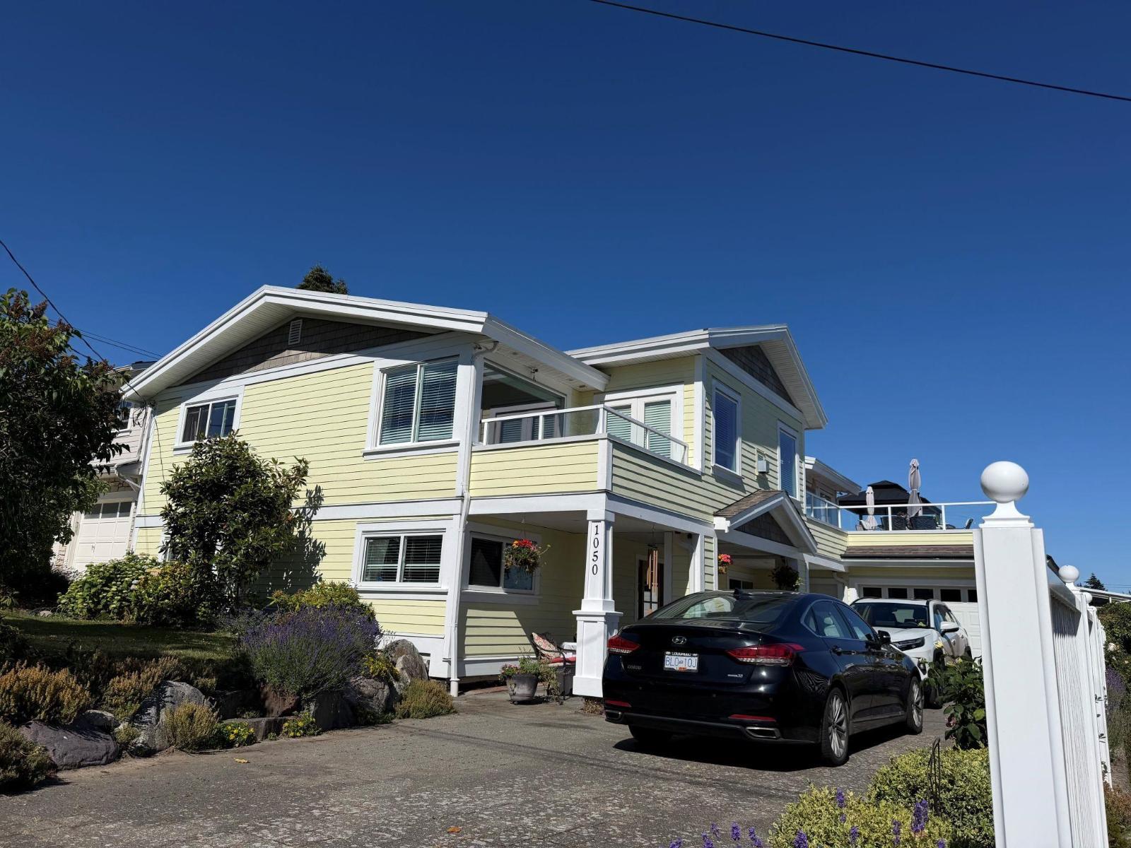 1050 PARKER STREET, White Rock, British Columbia