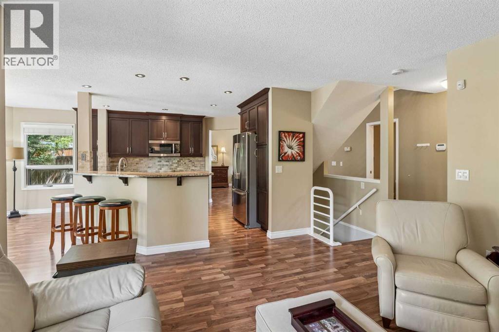 67 Hawkwood Drive Nw, Calgary, Alberta  T3G 3H9 - Photo 12 - A2321252