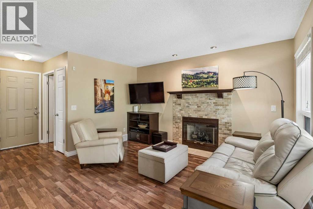 67 Hawkwood Drive Nw, Calgary, Alberta  T3G 3H9 - Photo 9 - A2321252