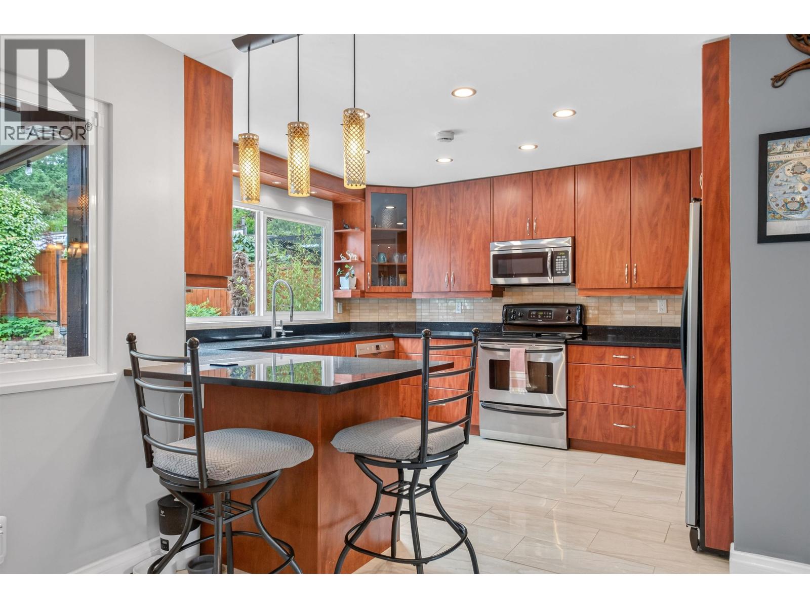 1167 Castle Crescent, Port Coquitlam, British Columbia  V3C 5E3 - Photo 9 - R3136359