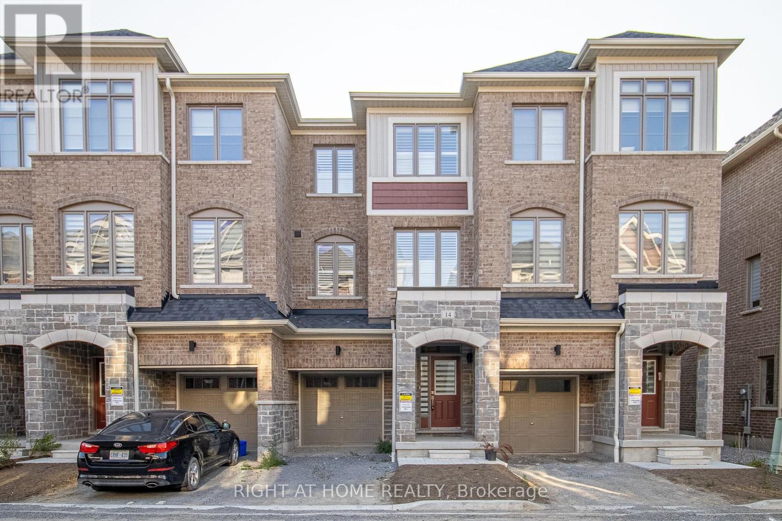 14 WATERSIDE WAY, Whitby, Ontario