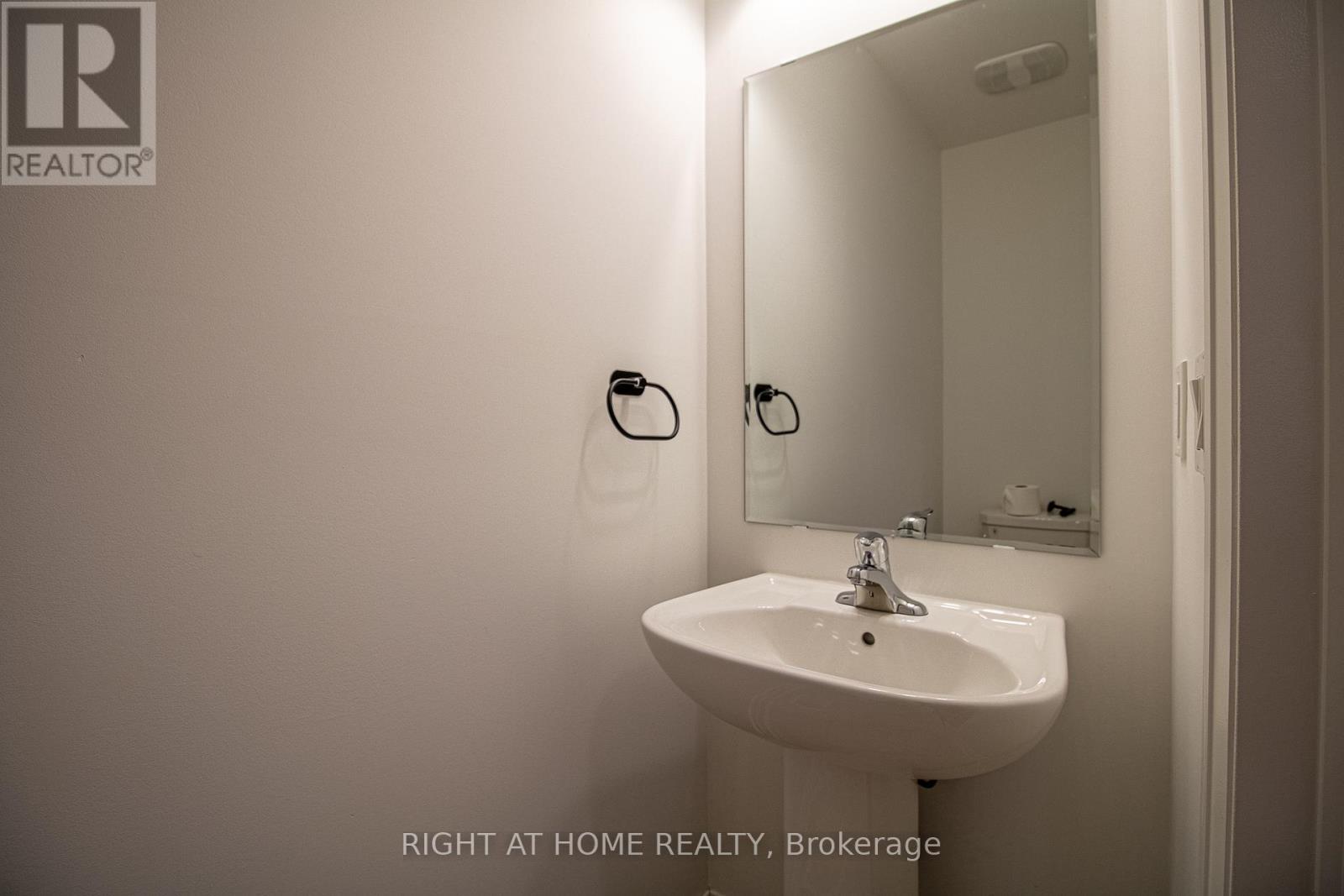 14 Waterside Way, Whitby, Ontario  L1N 0N1 - Photo 17 - E13459734