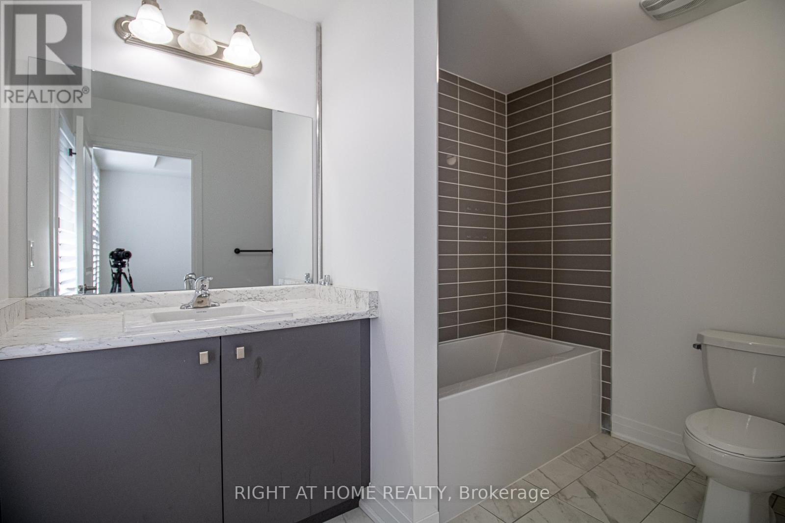 14 Waterside Way, Whitby, Ontario  L1N 0N1 - Photo 22 - E13459734