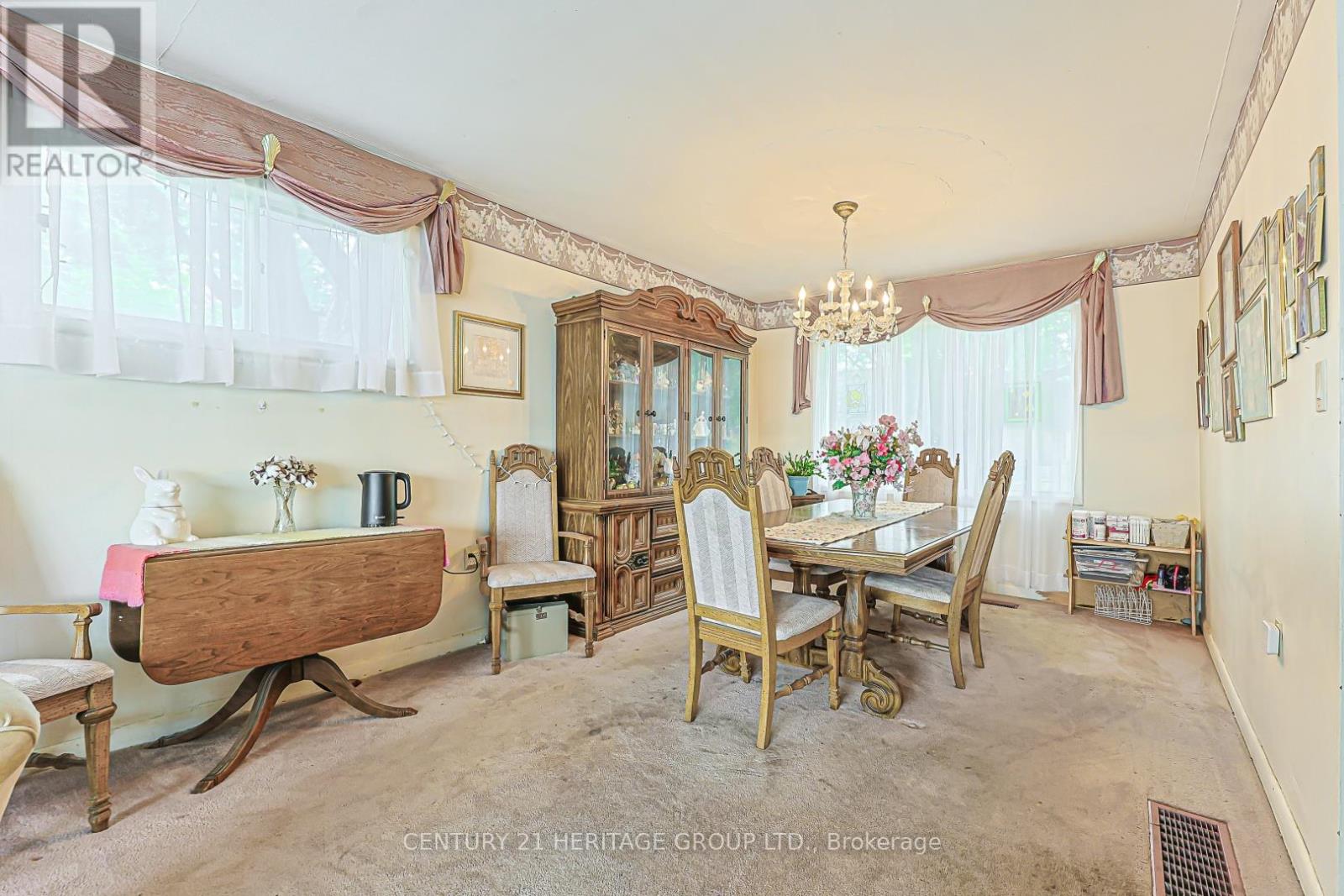 1036 Jacarandah Drive, Newmarket, Ontario  L3Y 3G8 - Photo 10 - N13459726