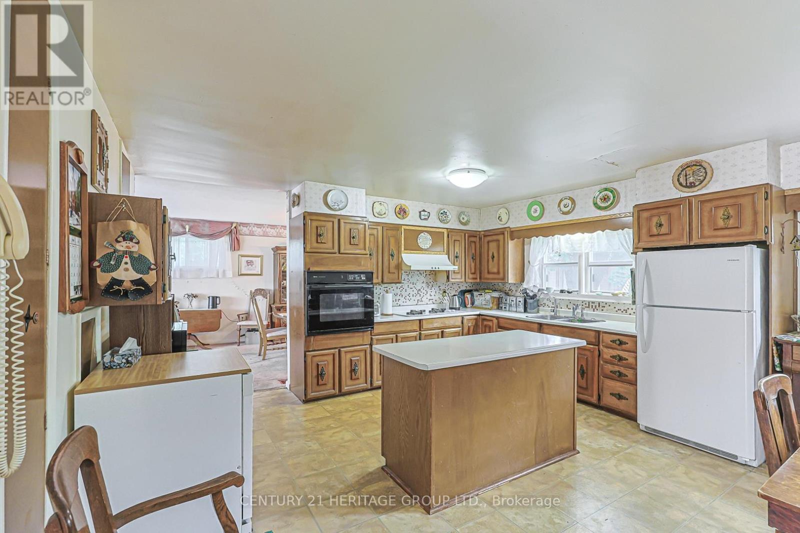 1036 Jacarandah Drive, Newmarket, Ontario  L3Y 3G8 - Photo 13 - N13459726