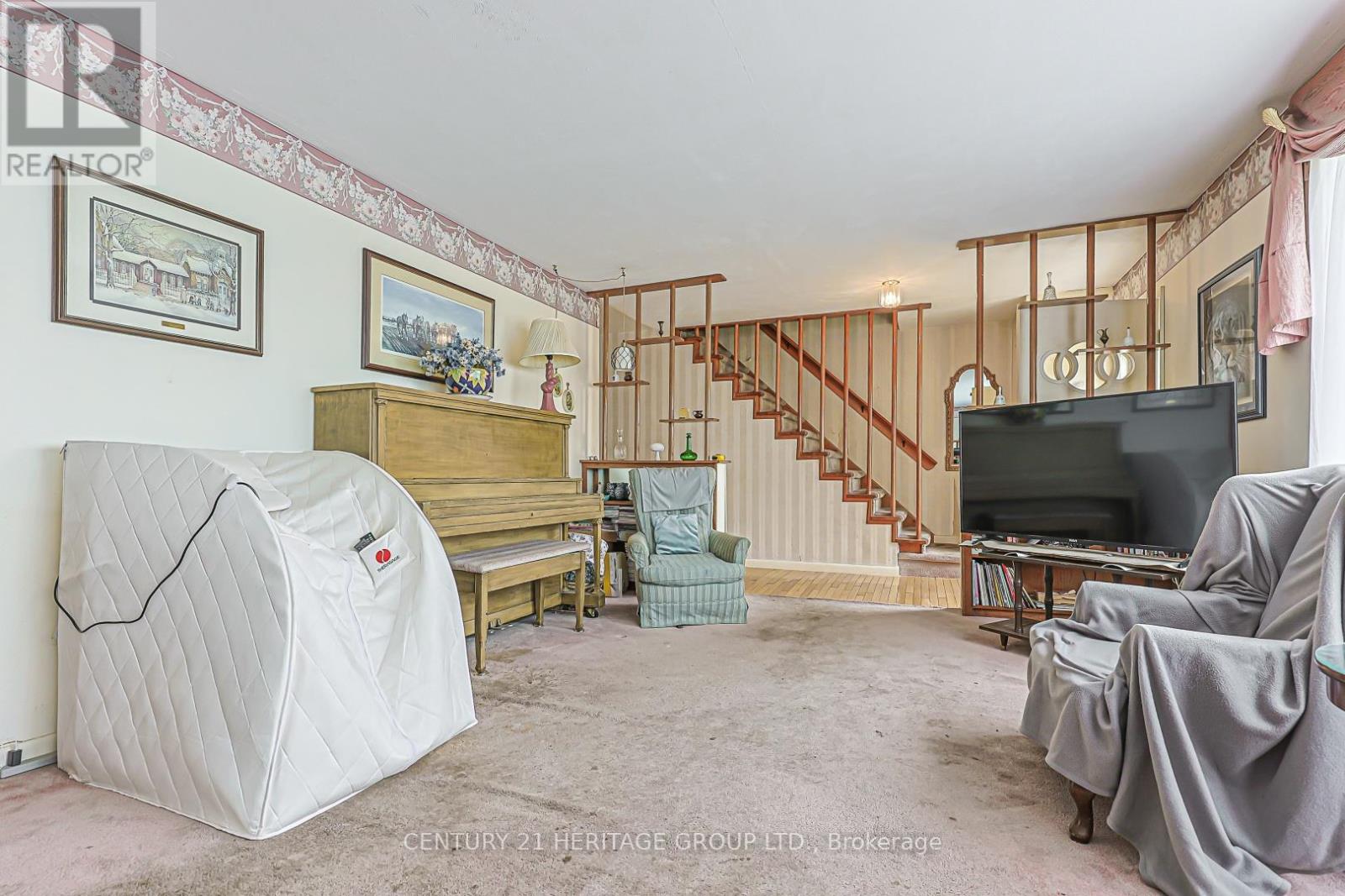 1036 Jacarandah Drive, Newmarket, Ontario  L3Y 3G8 - Photo 9 - N13459726