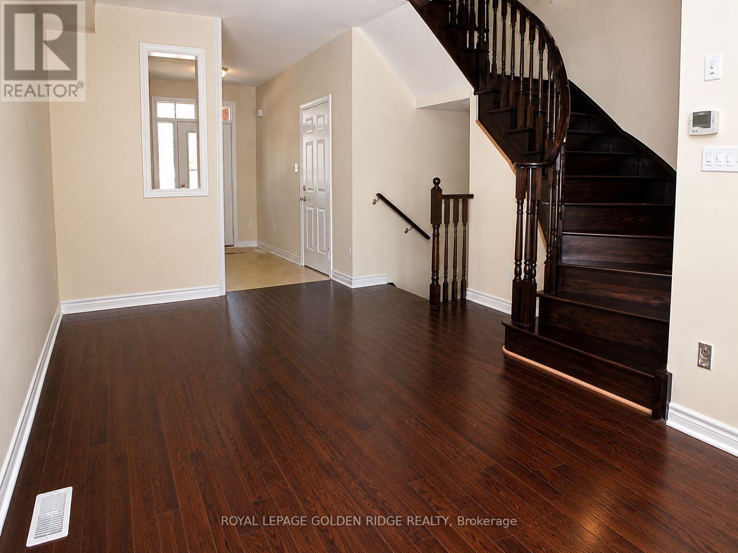 162 Collin Court, Richmond Hill, Ontario L4E 0X7 - Photo 2 - N13459738