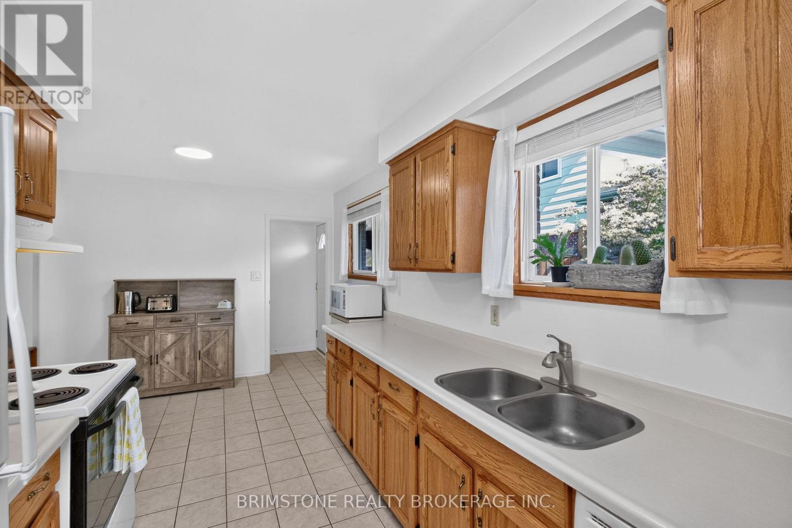 22 Lonsdale Place, Barrie, Ontario  L4M 4J1 - Photo 5 - S13459712