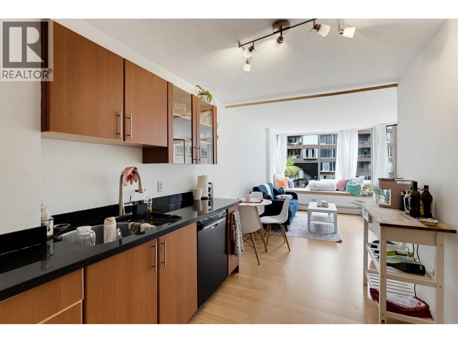 214 1330 Burrard Street, Vancouver, British Columbia  V6Z 2B8 - Photo 9 - R3137341