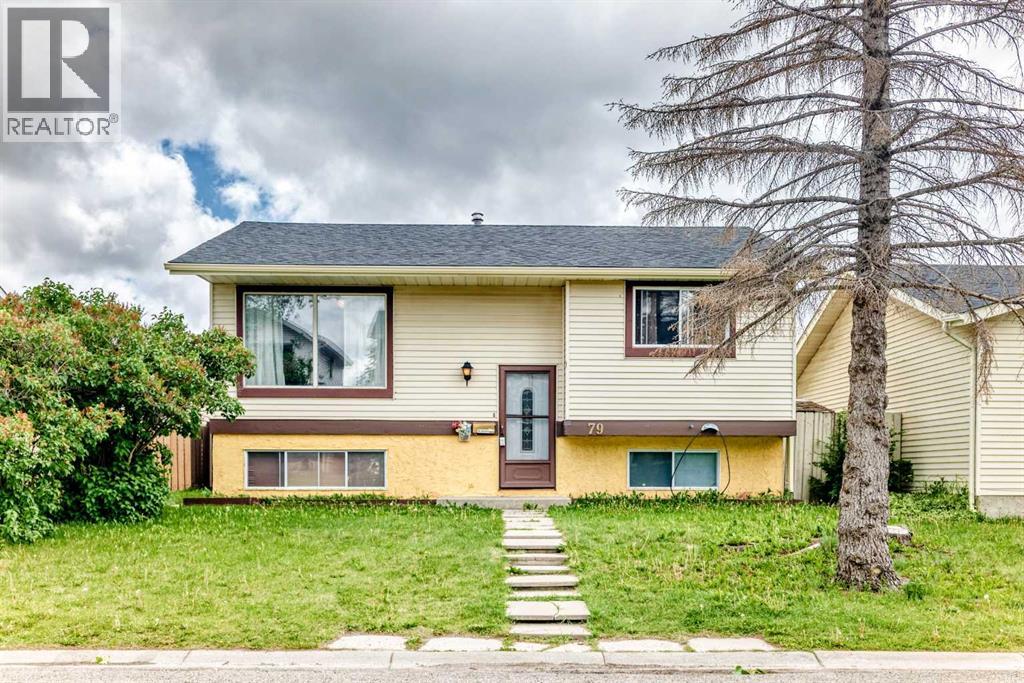 79 Castledale Way Ne, Calgary, Alberta  T3J 1X6 - Photo 2 - A2321821