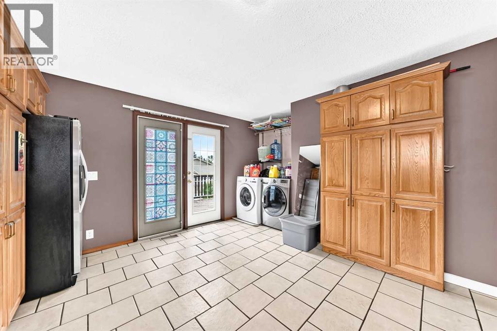 79 Castledale Way Ne, Calgary, Alberta  T3J 1X6 - Photo 7 - A2321821