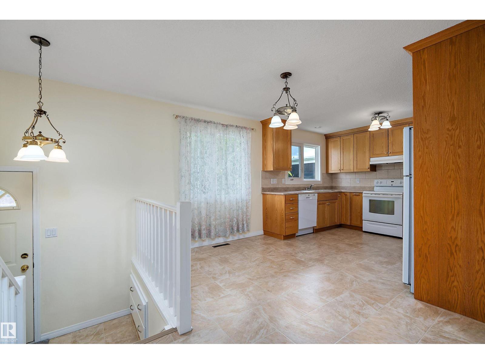 13535 67 St NW NW, Edmonton, Alberta  T5C 0C6 - Photo 12 - E4494249