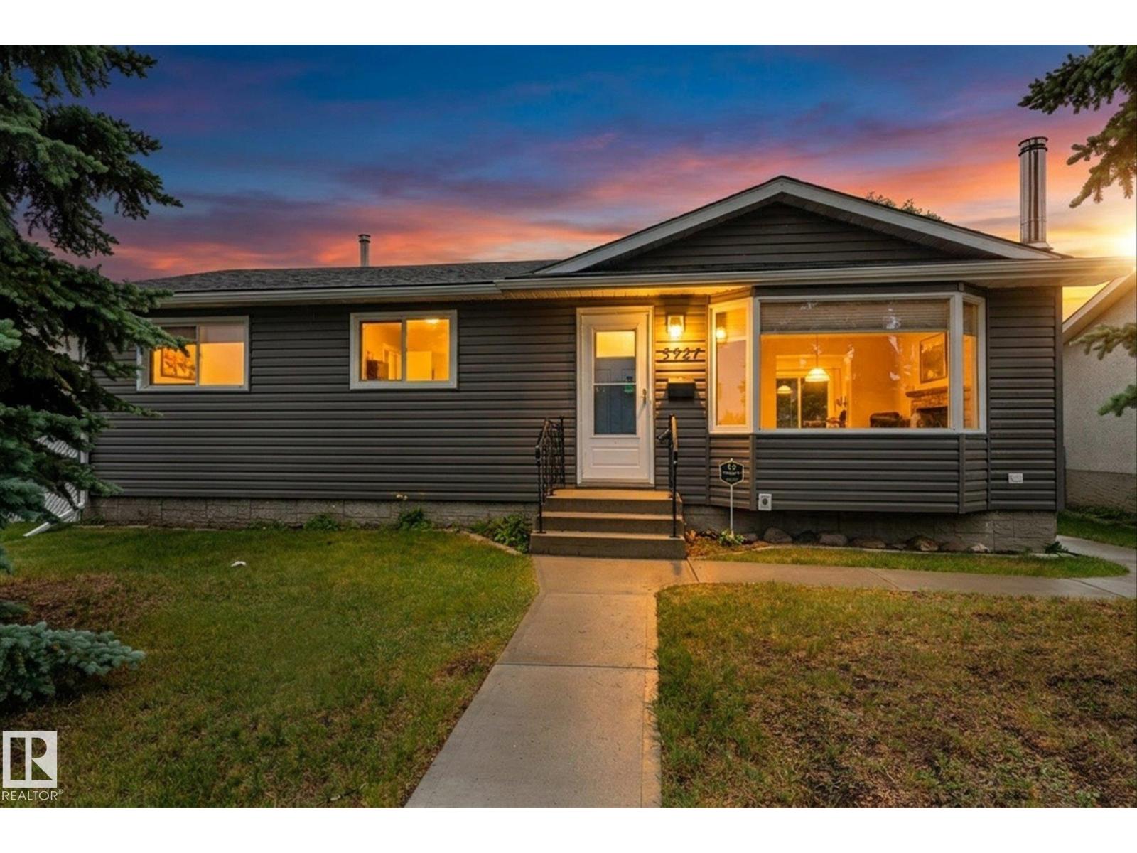 5927 138 AV NW, edmonton, Alberta