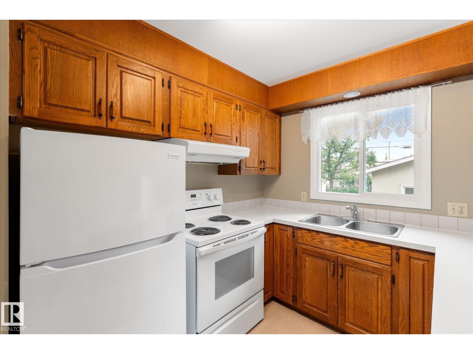 5927 138 Av NW, Edmonton, Alberta  T5A 1E4 - Photo 10 - E4494252