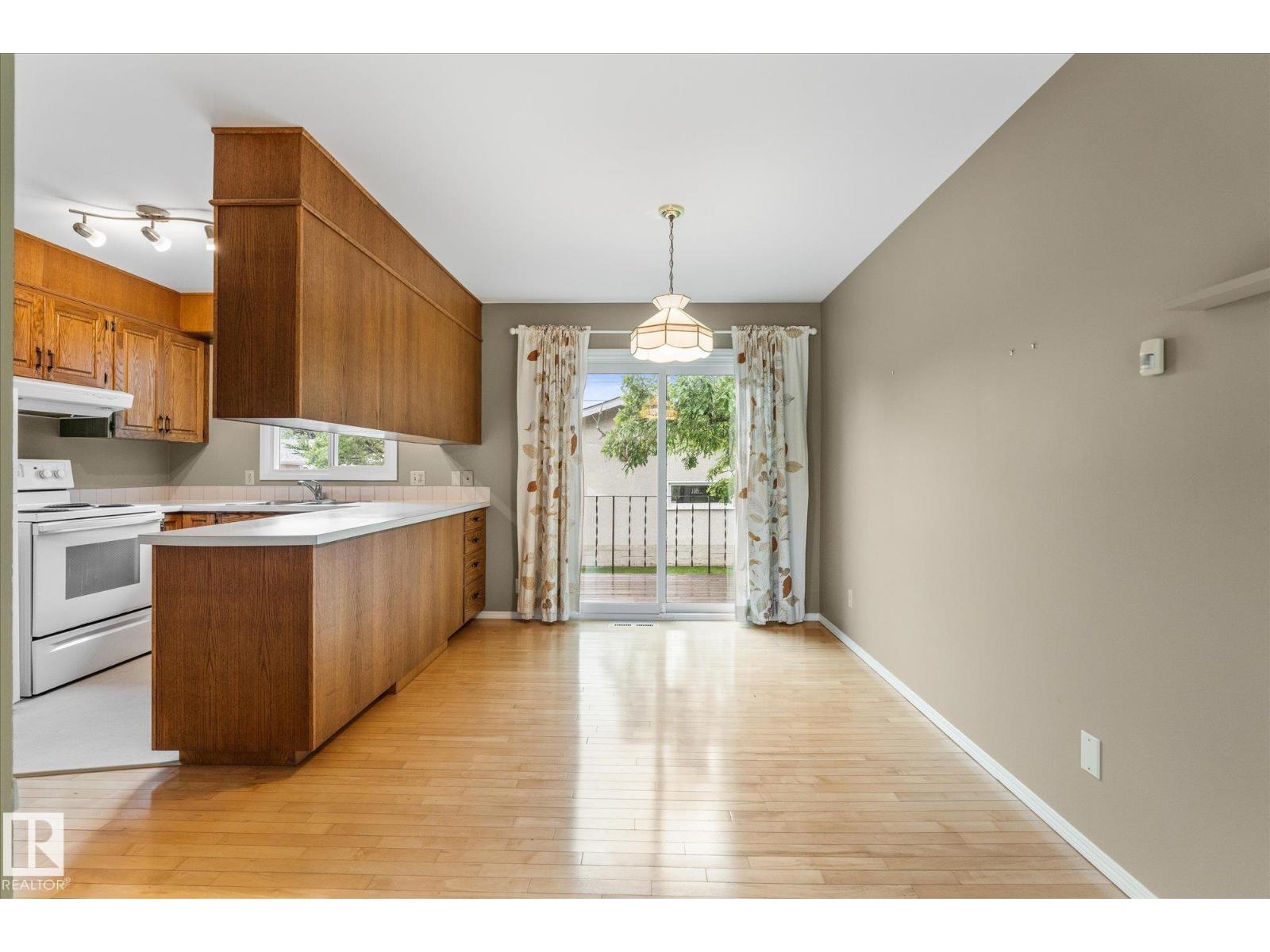 5927 138 Av NW, Edmonton, Alberta  T5A 1E4 - Photo 6 - E4494252