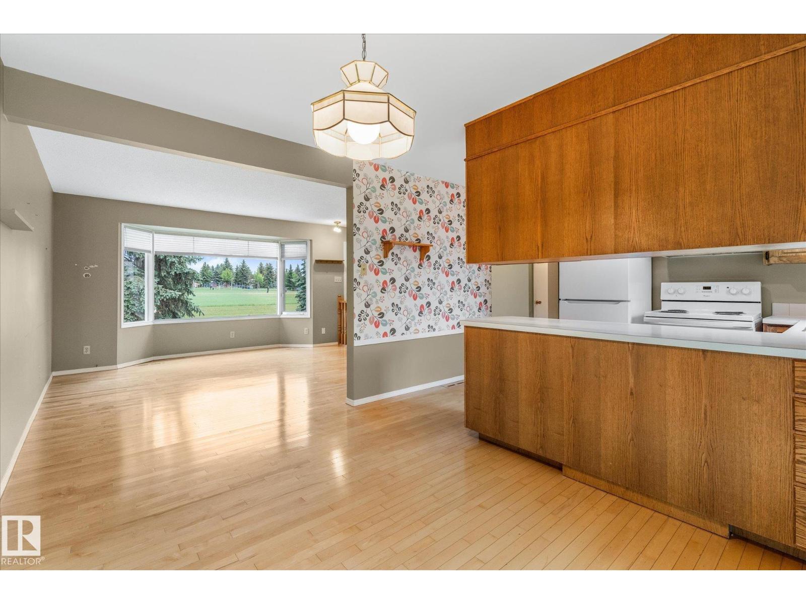 5927 138 Av NW, Edmonton, Alberta  T5A 1E4 - Photo 8 - E4494252