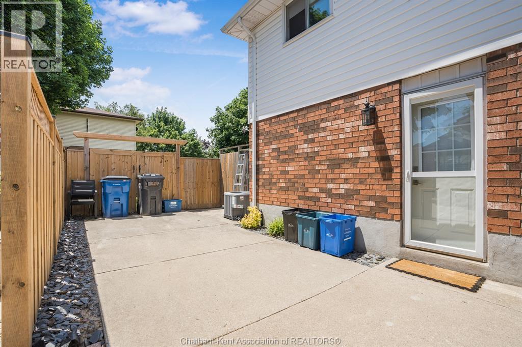 336 Mercer Street, Chatham, Ontario  N7M 6E1 - Photo 3 - 26014289