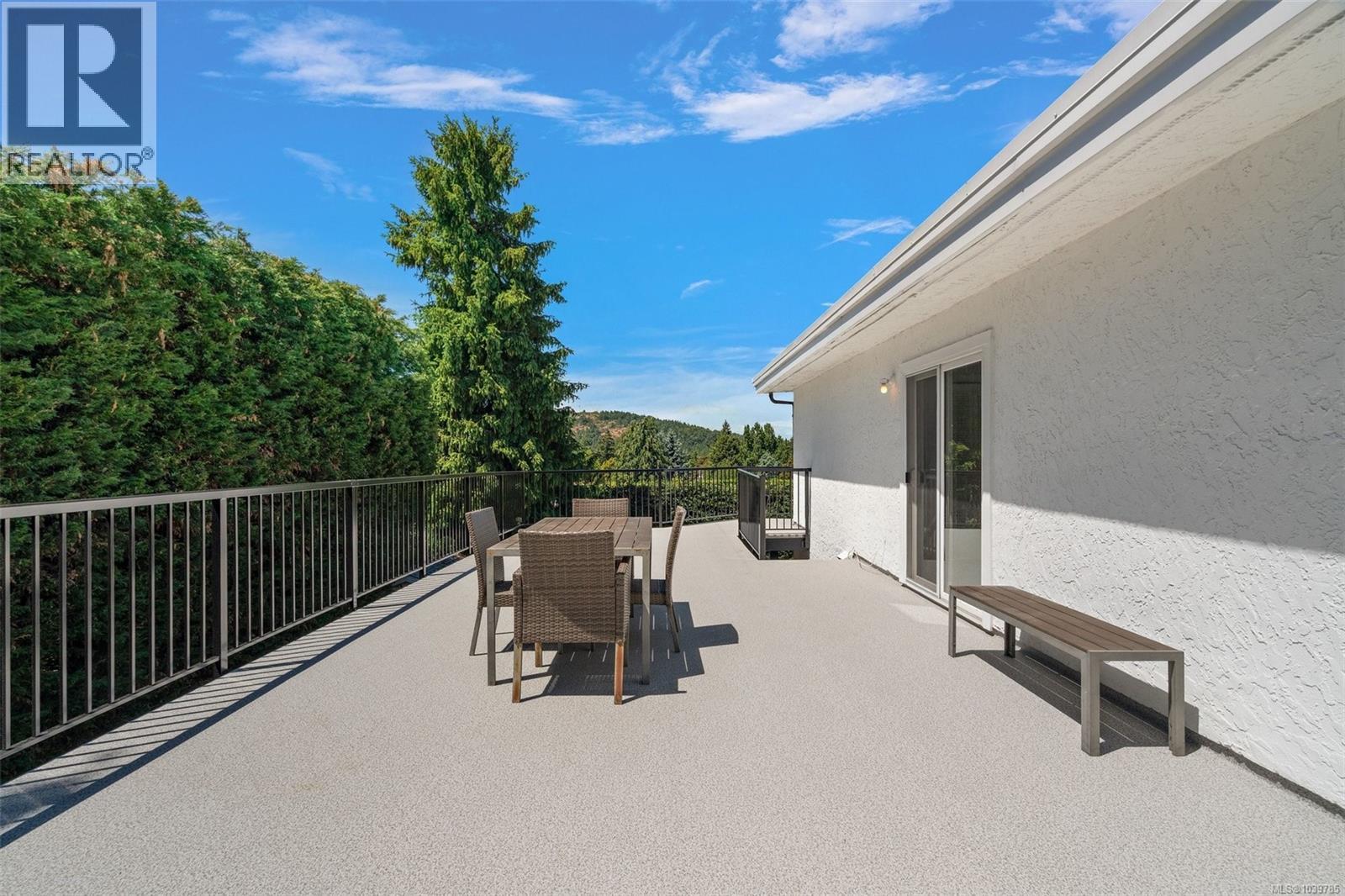 B 4450 Tyndall Ave, Saanich, British Columbia V8N 3S1 - Photo 31 - 1039785