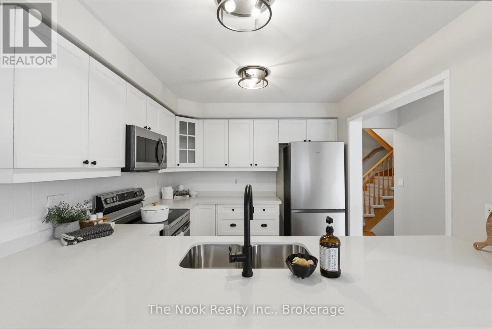 95 Ipswich Place, Whitby, Ontario  L1M 2K2 - Photo 11 - E13459832