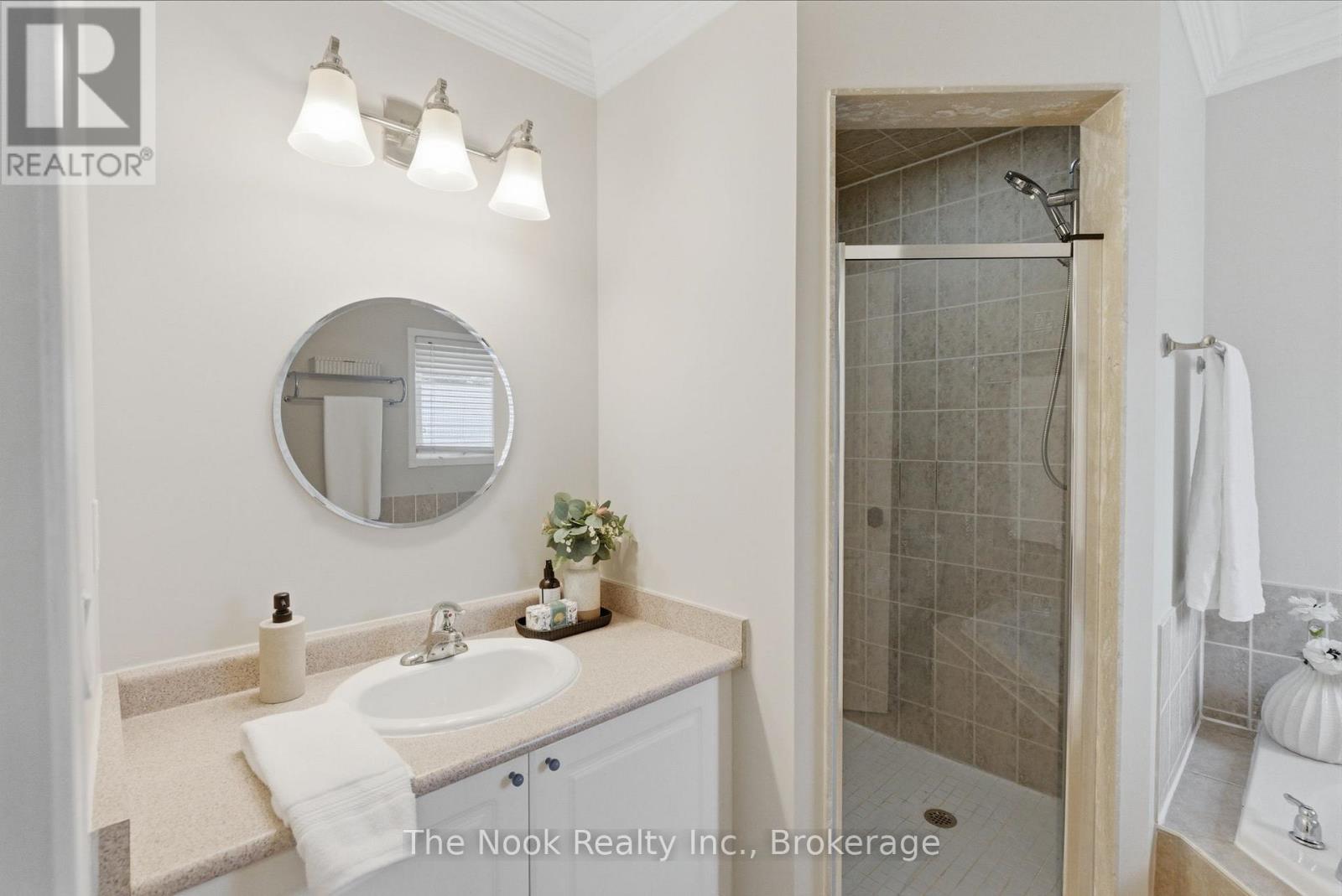 95 Ipswich Place, Whitby, Ontario  L1M 2K2 - Photo 35 - E13459832