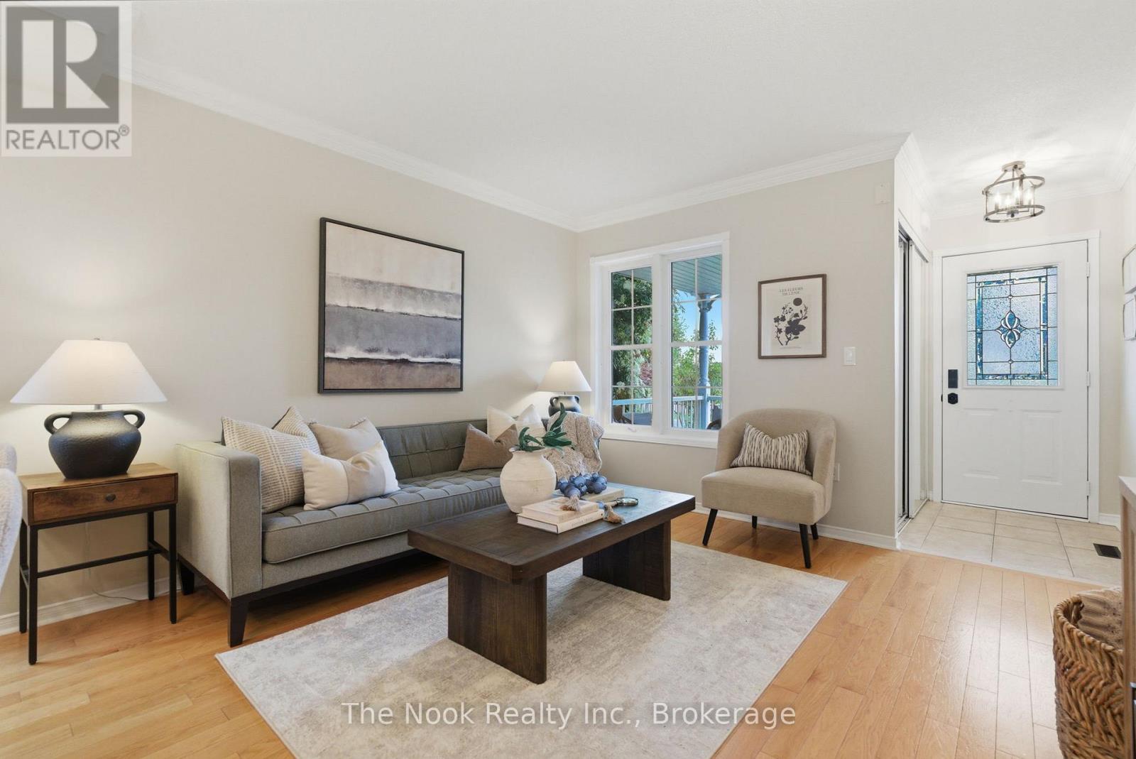 95 Ipswich Place, Whitby, Ontario  L1M 2K2 - Photo 4 - E13459832