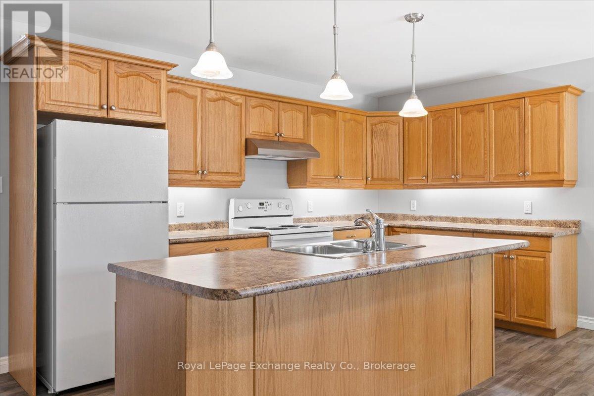 647 Pipers Court, Kincardine, Ontario  N2Z 0A1 - Photo 11 - X13459860