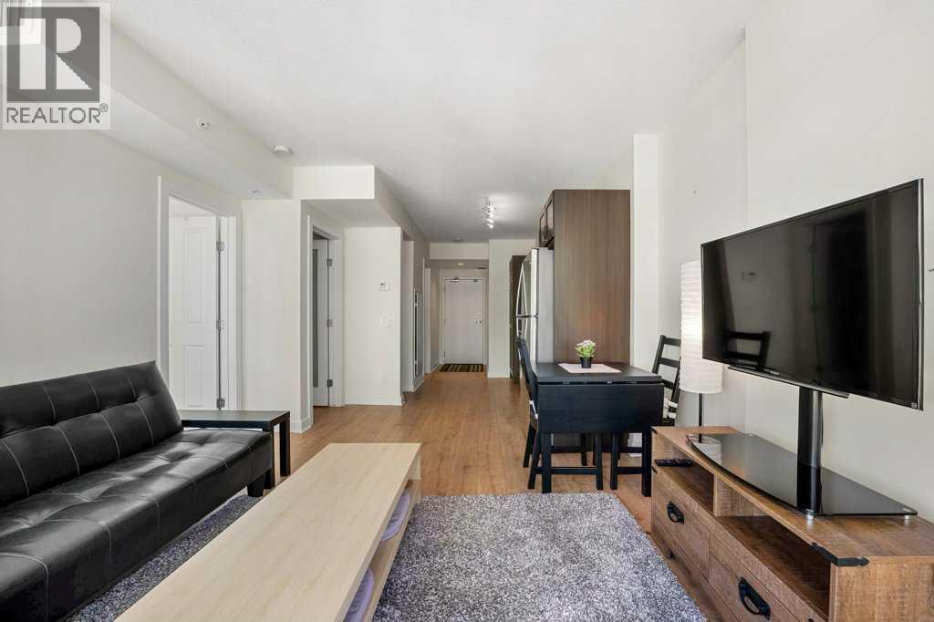 811, 10 Brentwood Common Nw, Calgary, Alberta  T2L 2L6 - Photo 5 - A2318290