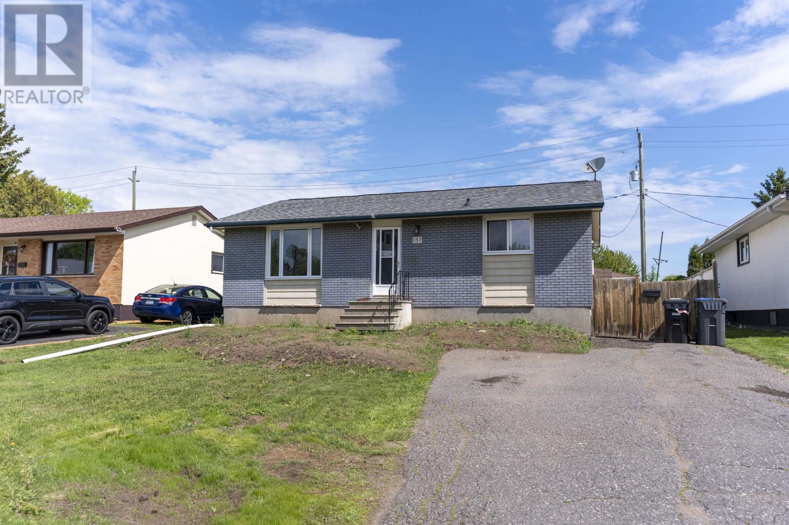 157 Newberry Cres, Thunder Bay, Ontario  P7C 2E4 - Photo 1 - TB2601559