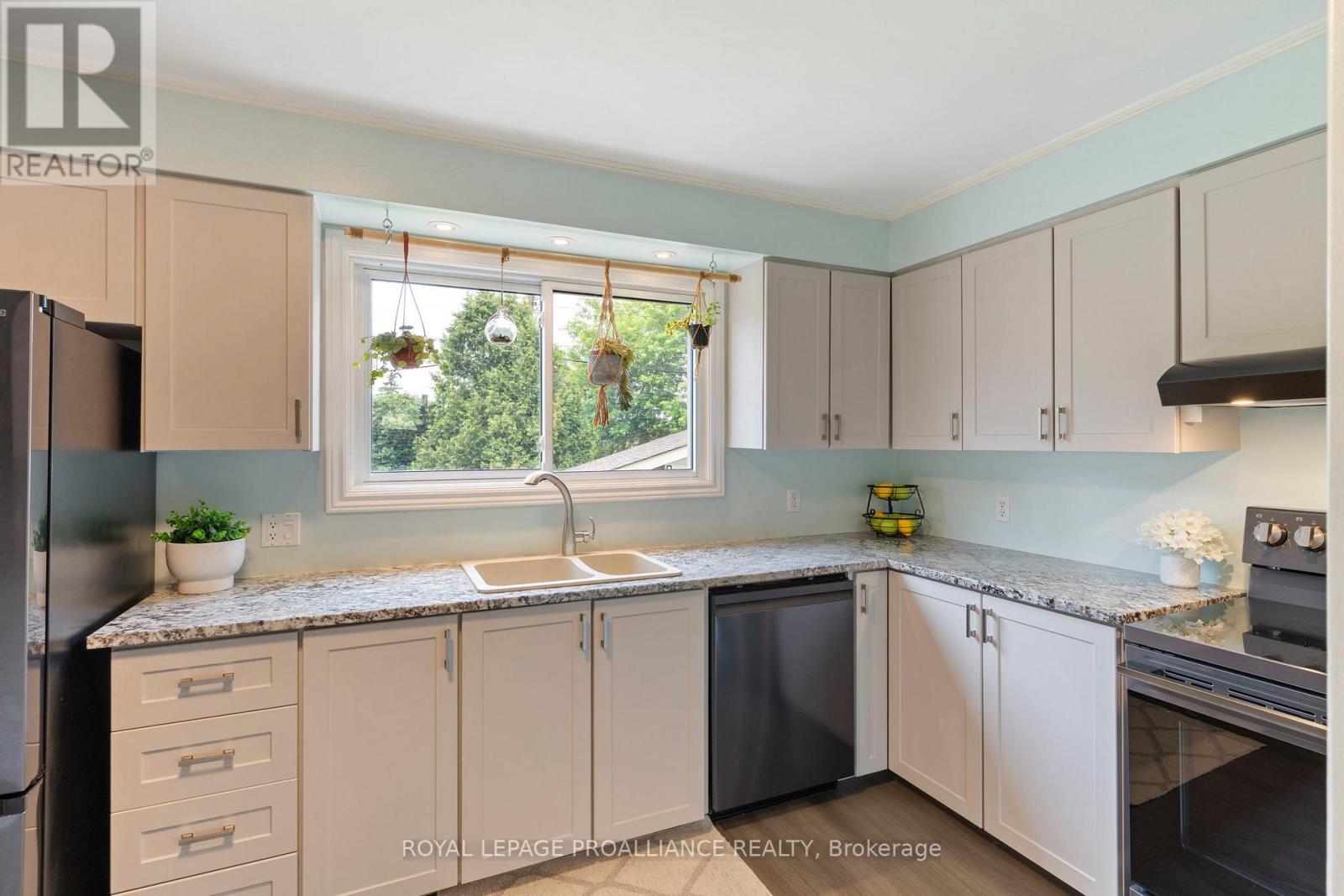 23 Stanley Crescent, Brockville, Ontario  K6V 2S9 - Photo 13 - X13459824