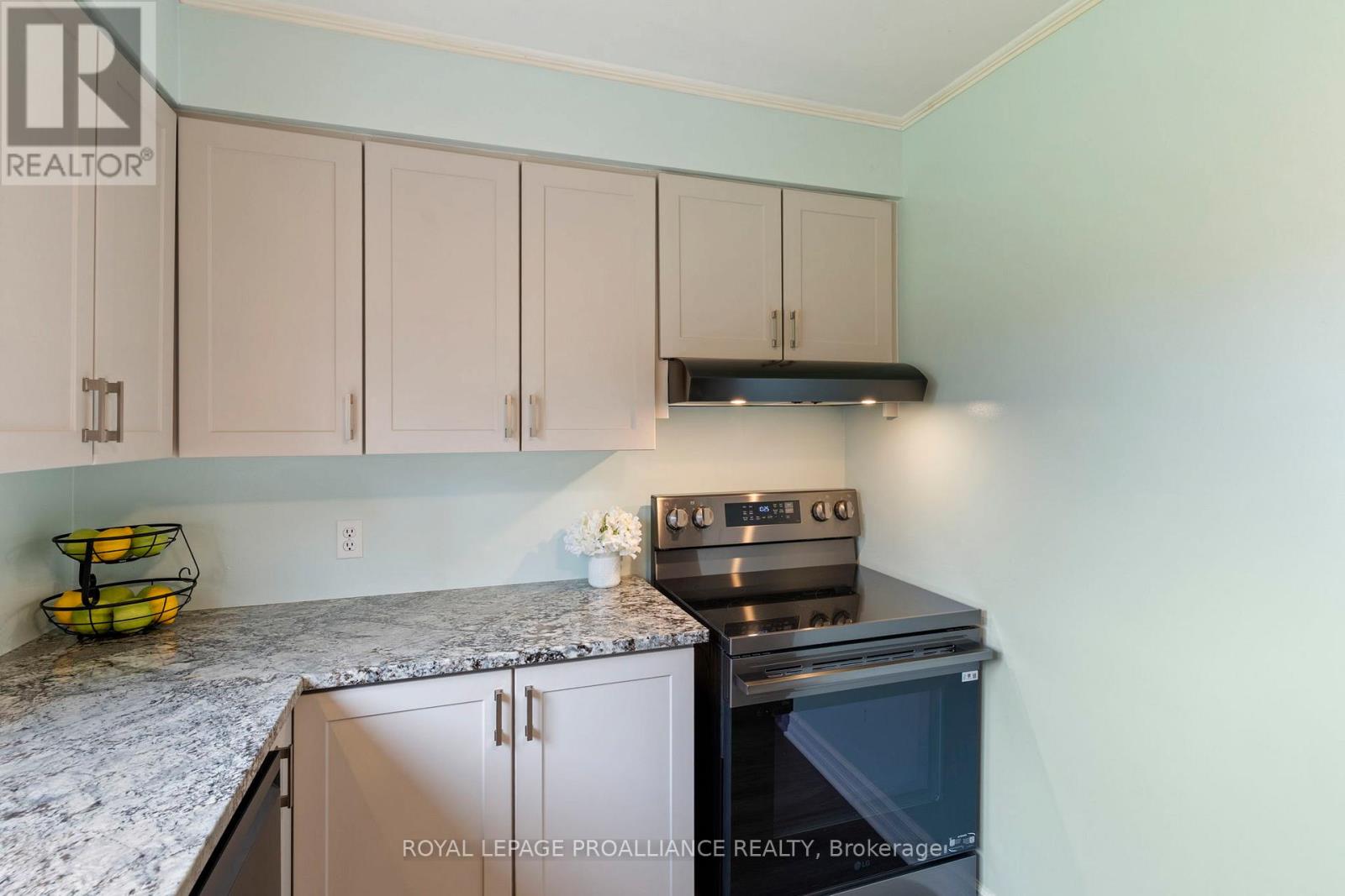 23 Stanley Crescent, Brockville, Ontario  K6V 2S9 - Photo 18 - X13459824