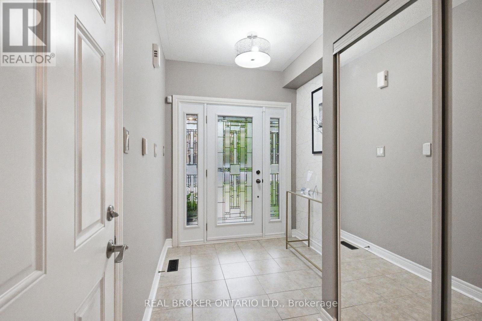 27 Harvest Hills Boulevard, East Gwillimbury, Ontario  L9N 0A6 - Photo 4 - N13455352