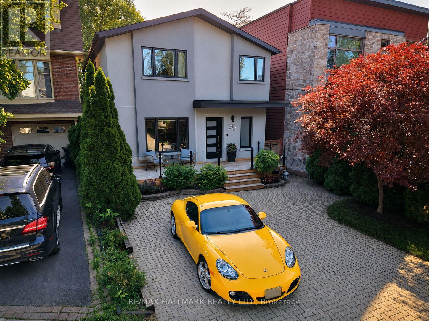 75 HILLSIDE DRIVE, Toronto, Ontario