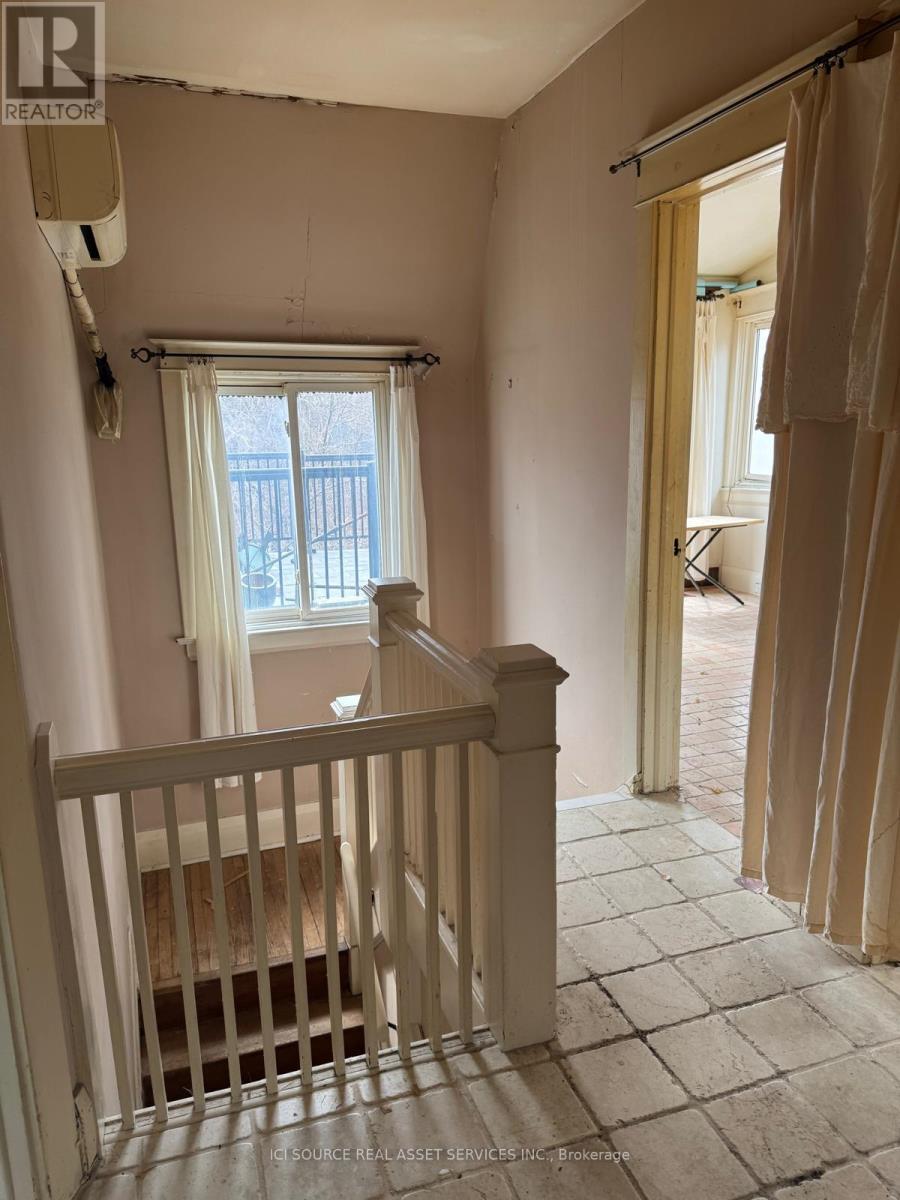 12 Oswald Crescent, Toronto, Ontario  M4S 2H6 - Photo 11 - C13459906