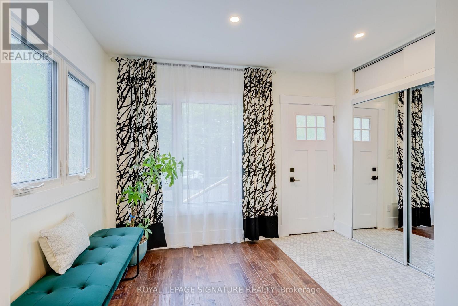 176 Barrington Avenue, Toronto, Ontario  M4C 4Z2 - Photo 3 - E13459780