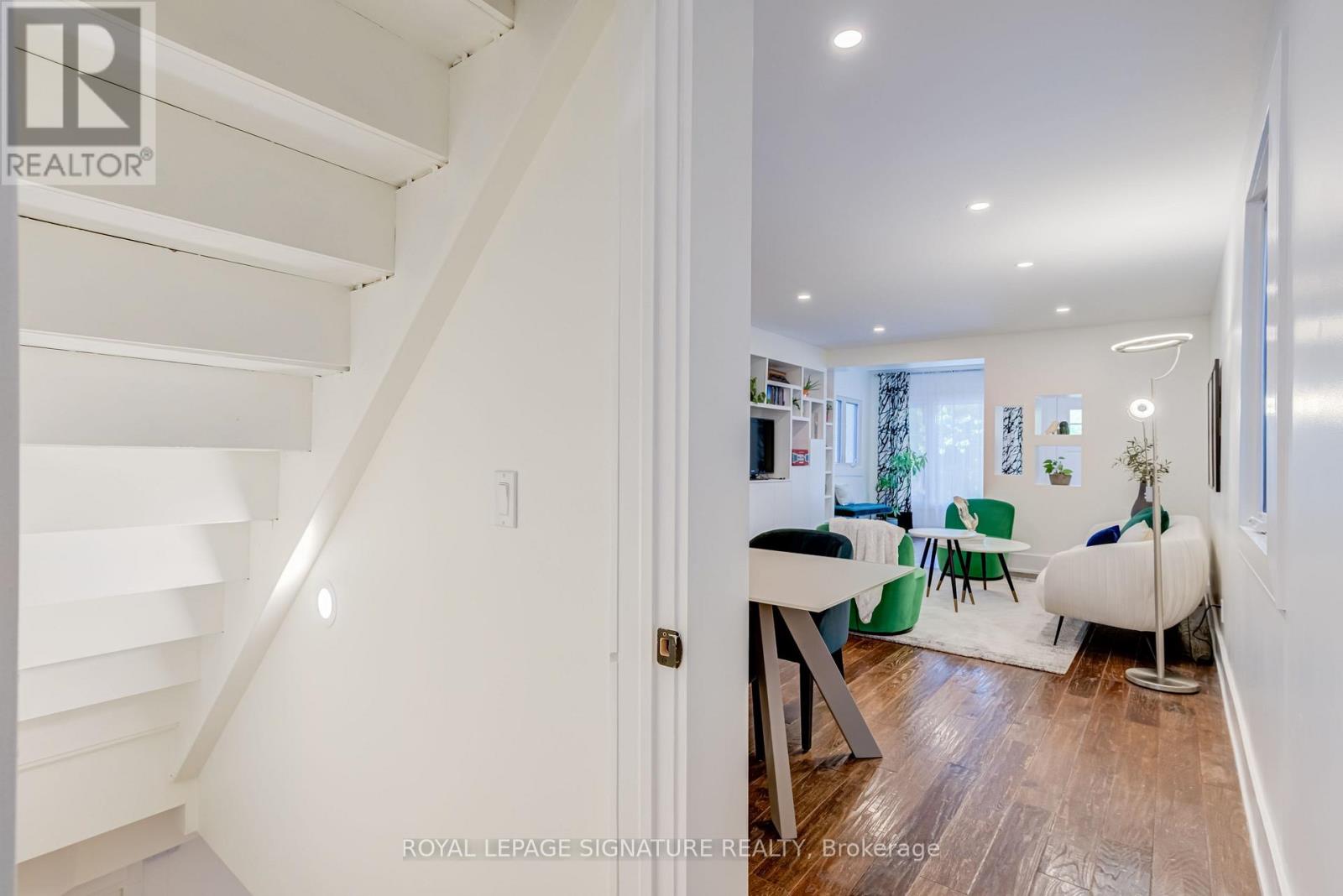 176 Barrington Avenue, Toronto, Ontario  M4C 4Z2 - Photo 31 - E13459780