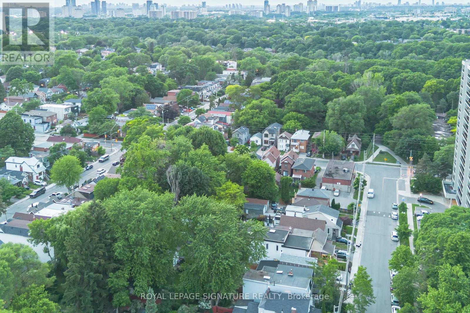 176 Barrington Avenue, Toronto, Ontario  M4C 4Z2 - Photo 49 - E13459780