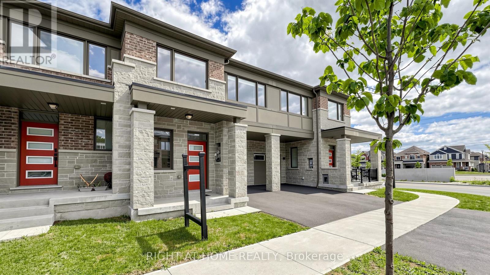 3209 Chimney Swift Crescent, Pickering, Ontario  L1X 0N4 - Photo 4 - E13459808