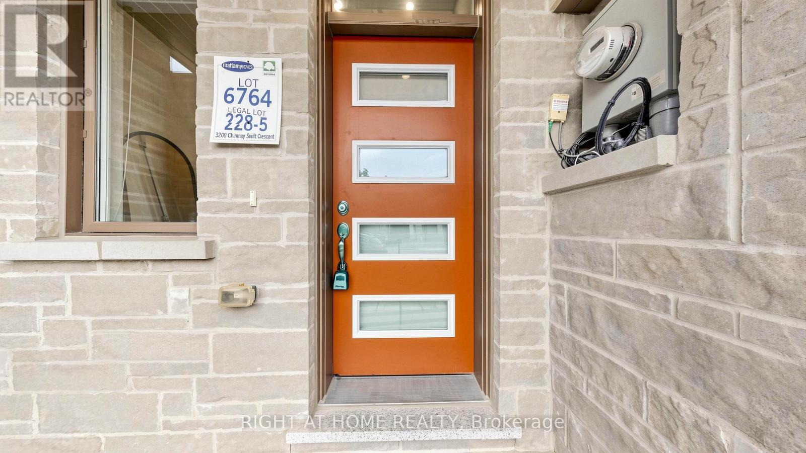 3209 Chimney Swift Crescent, Pickering, Ontario  L1X 0N4 - Photo 5 - E13459808