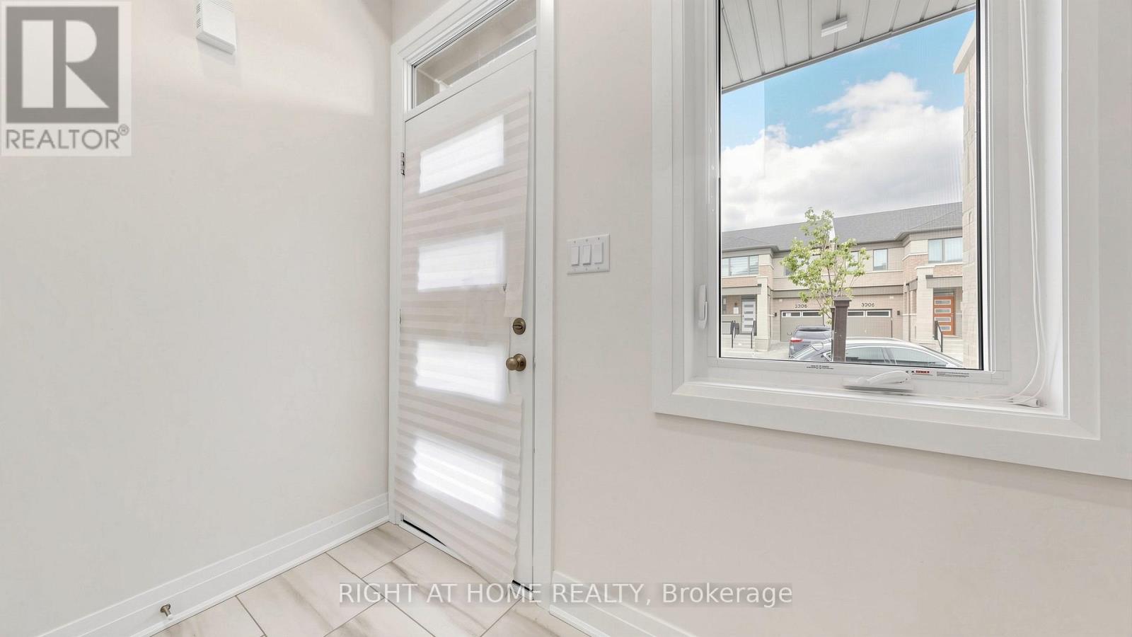 3209 Chimney Swift Crescent, Pickering, Ontario  L1X 0N4 - Photo 6 - E13459808