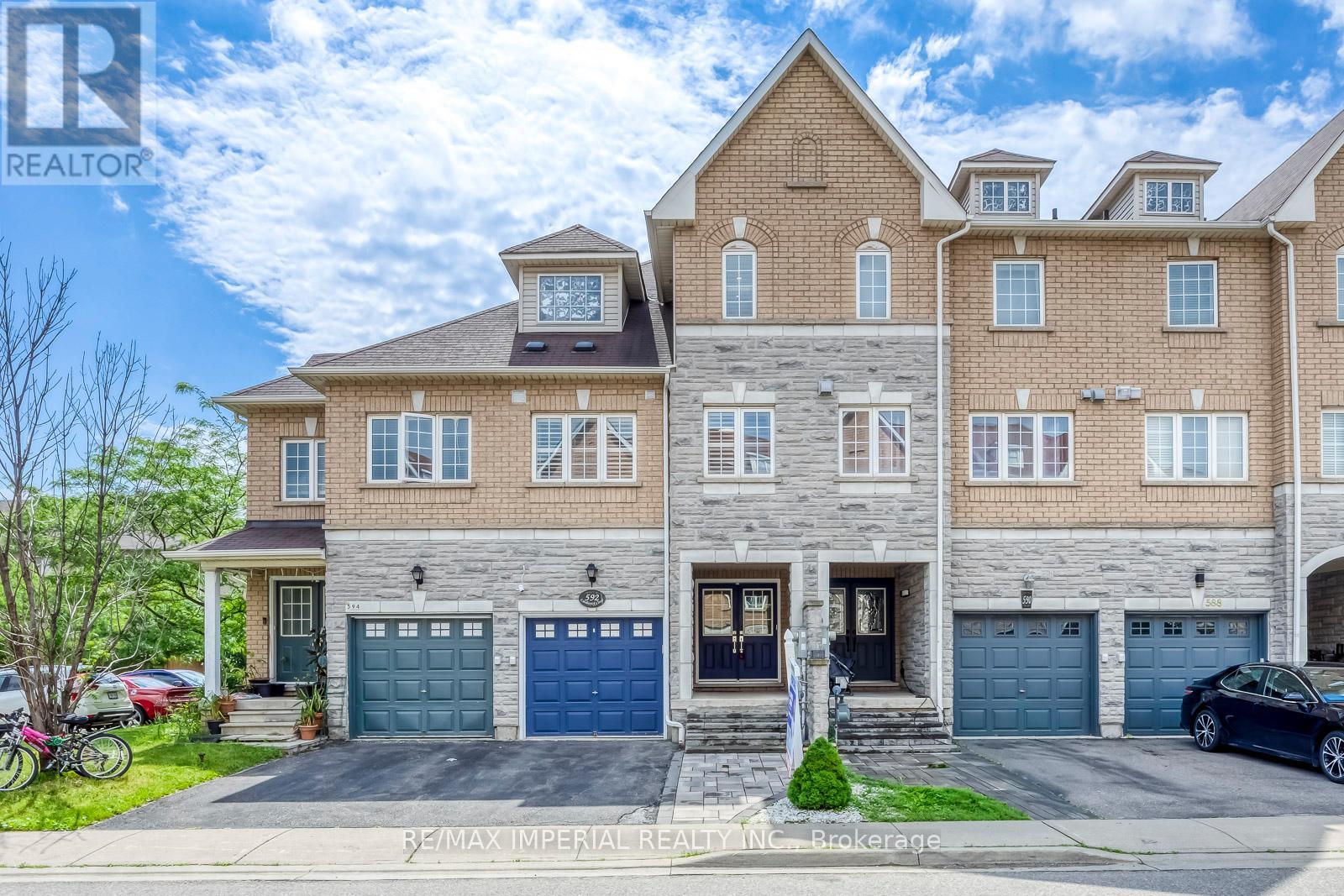 592 CANDLESTICK CIRCLE, Mississauga, Ontario